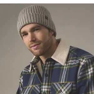 NWOT✨WindRiver Men's Heritage Cuffed Toque W/Patch